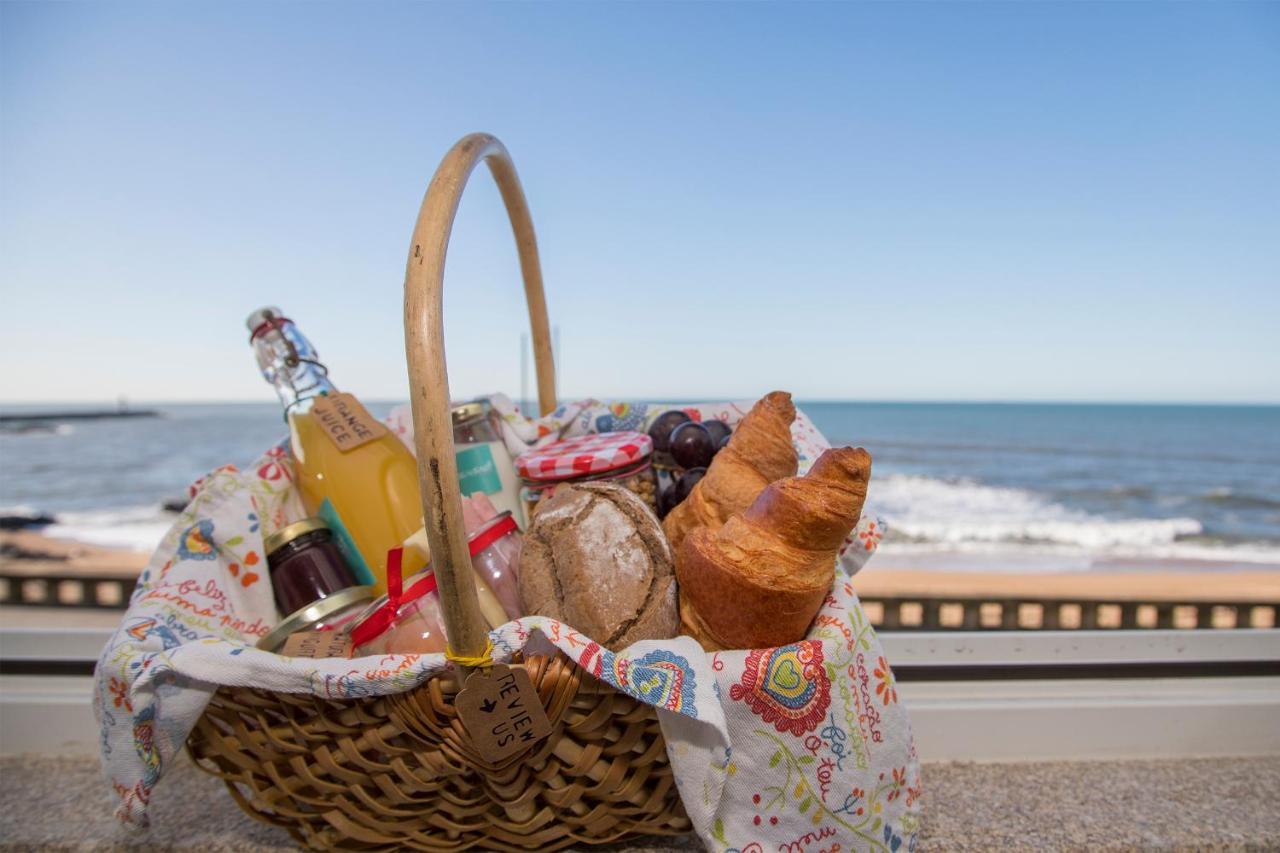 Liiiving In Porto - Luxury Beachfront Apartments Buitenkant foto