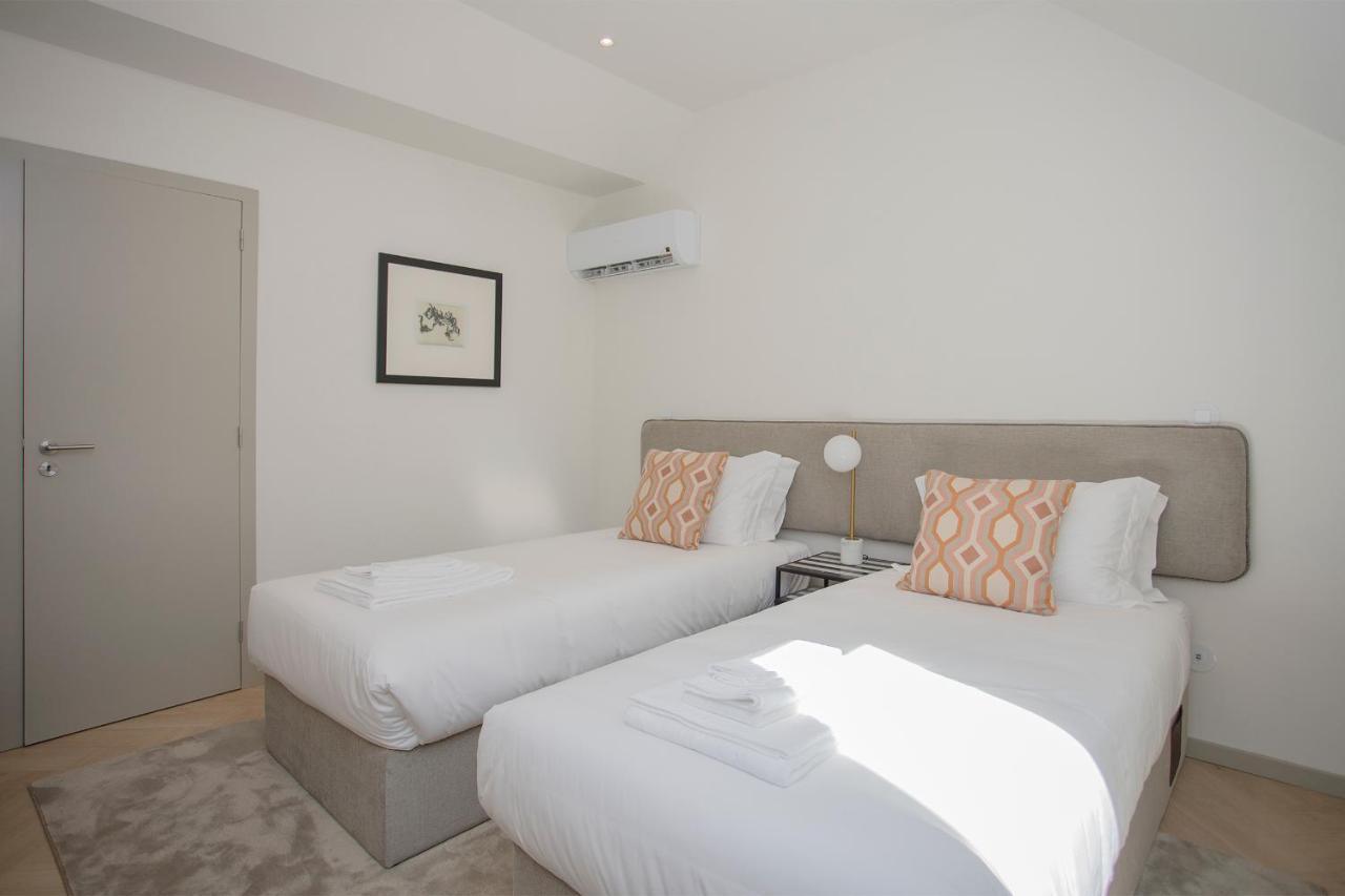 Liiiving In Porto - Luxury Beachfront Apartments Buitenkant foto