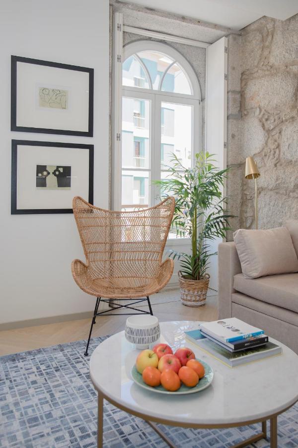 Liiiving In Porto - Luxury Beachfront Apartments Buitenkant foto