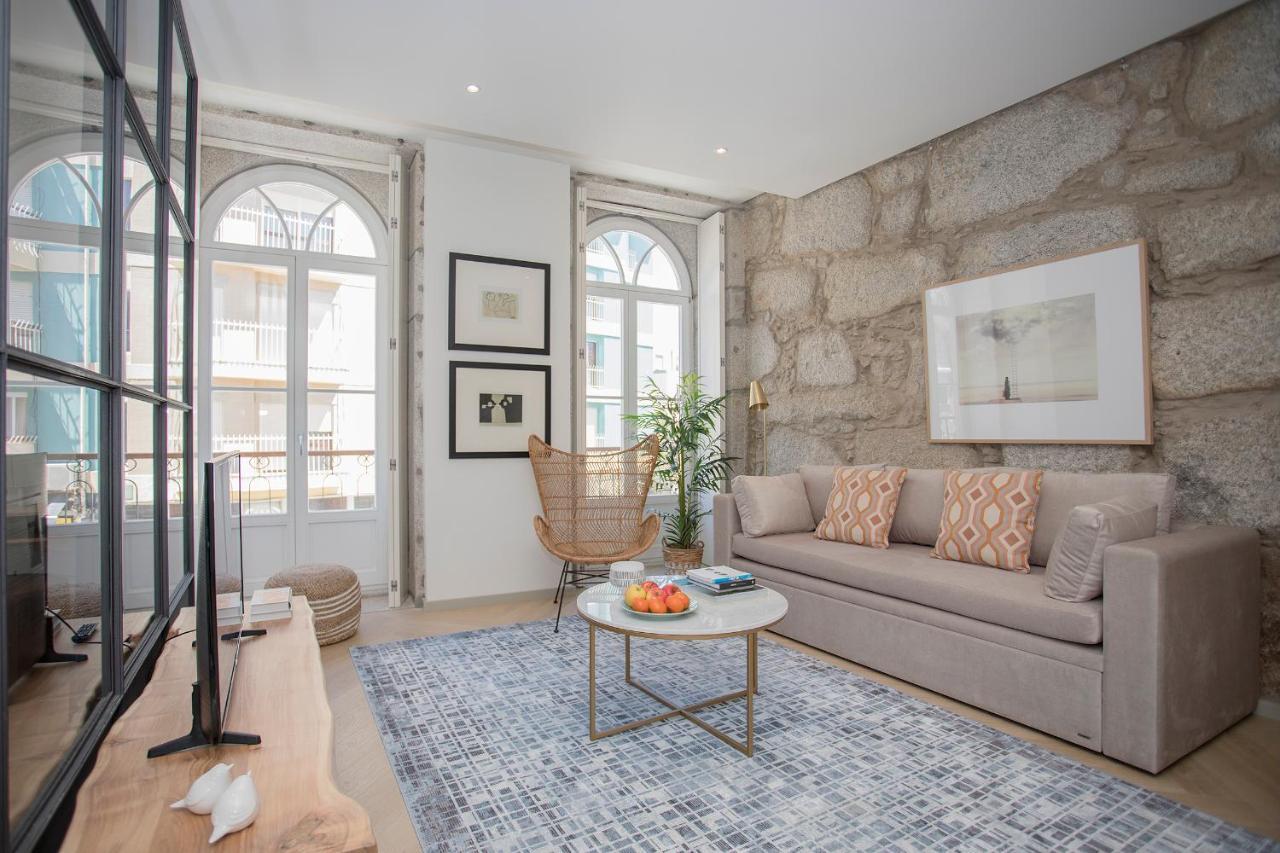 Liiiving In Porto - Luxury Beachfront Apartments Buitenkant foto