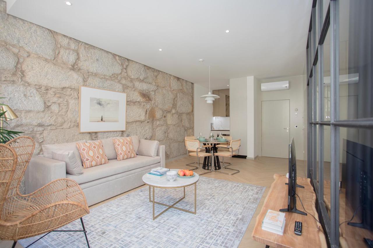 Liiiving In Porto - Luxury Beachfront Apartments Buitenkant foto