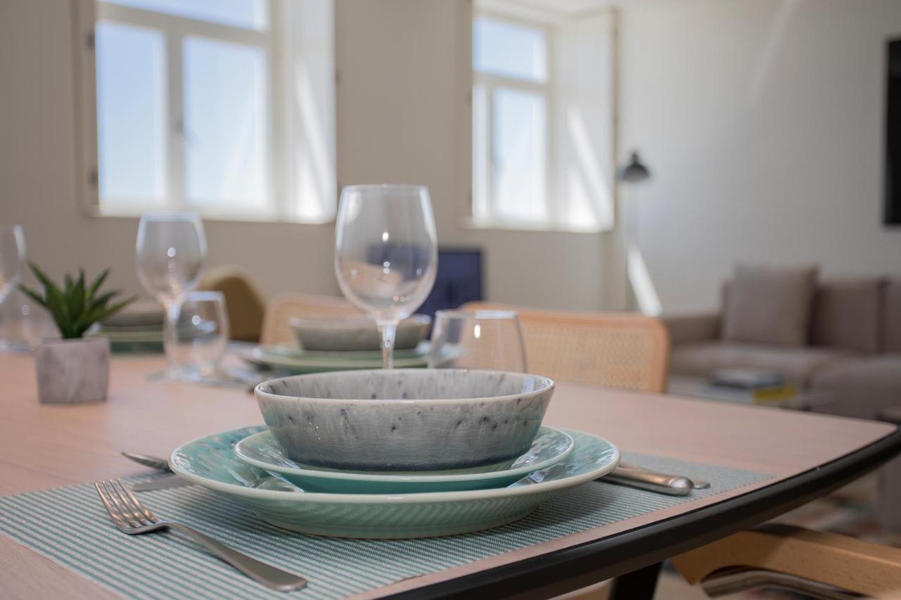 Liiiving In Porto - Luxury Beachfront Apartments Buitenkant foto
