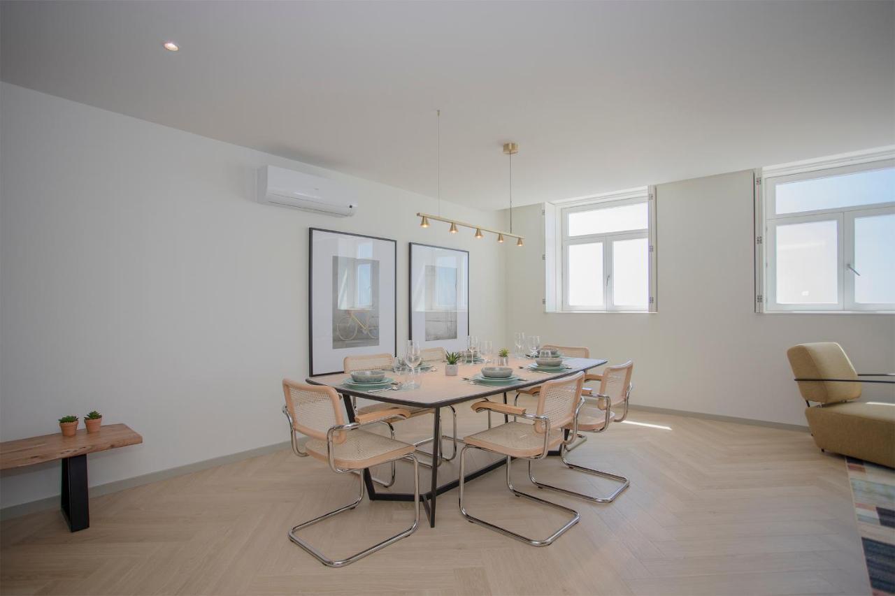 Liiiving In Porto - Luxury Beachfront Apartments Buitenkant foto