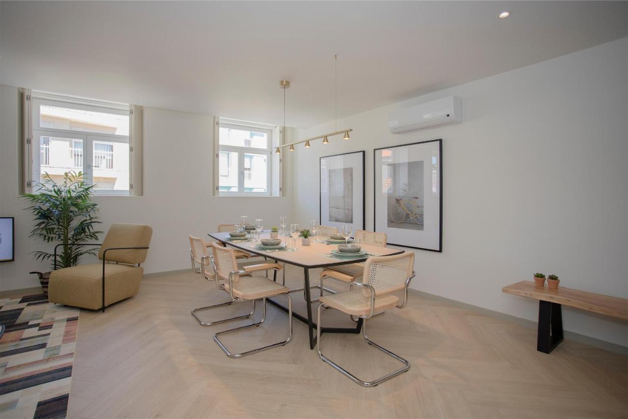 Liiiving In Porto - Luxury Beachfront Apartments Buitenkant foto
